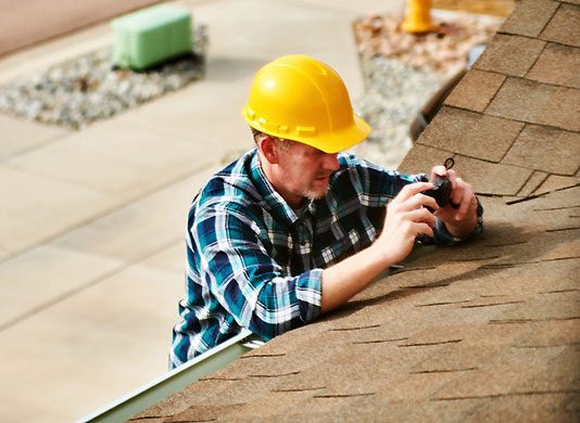 Roof inspection service in Montreal